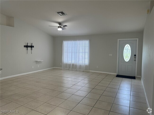 Building Photo - 2231 NW 7th Pl Rental