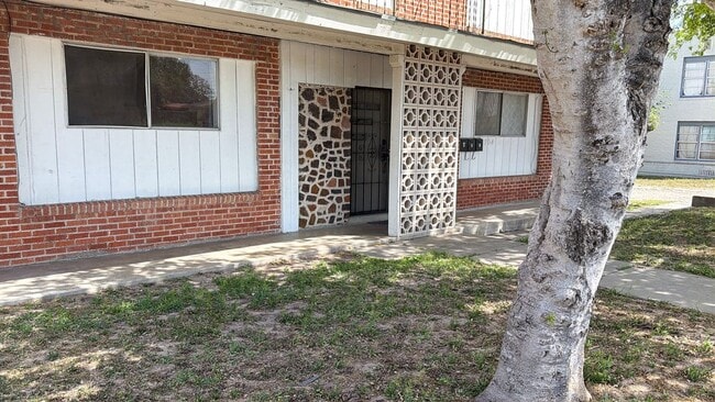 Photo - 704 N Washington St Unidad 2