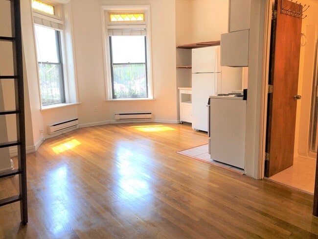 Building Photo - 81 Saint Botolph St Unit 2