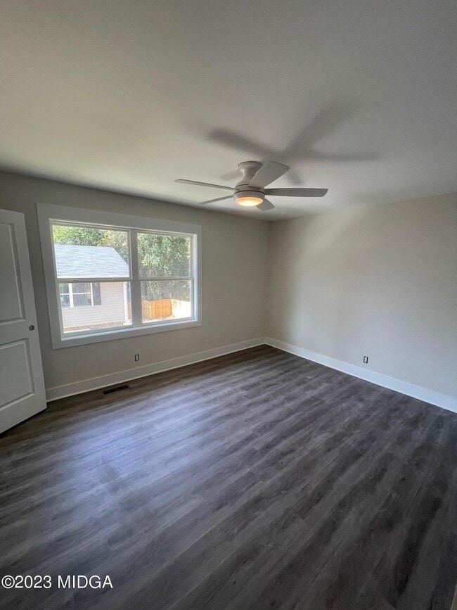 Photo - 2375 Parker Ave Unit 2