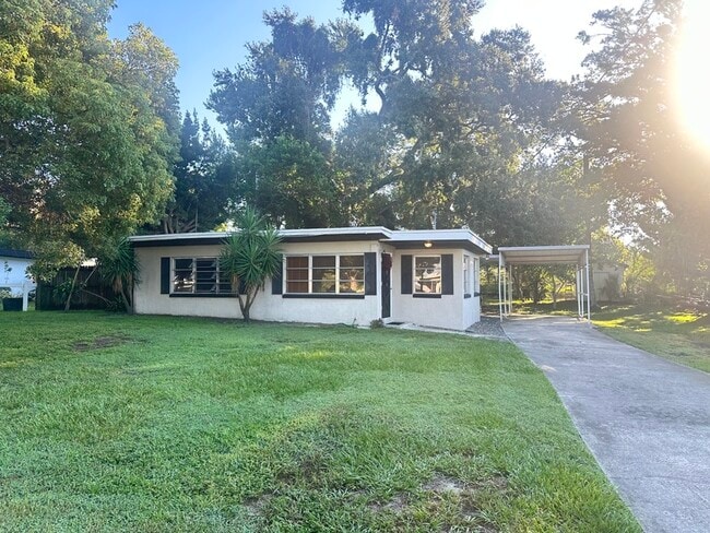 Building Photo - 3209 Albert St Rental