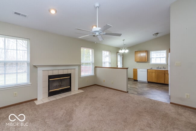 5810 Rolling Bluff Ln
