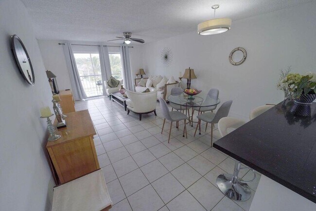 Photo - 9272 SW 3rd St Unidad 411