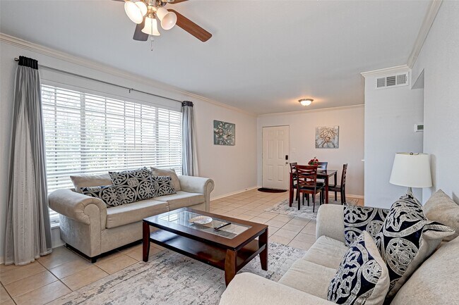 Photo - 2201 Fountain View Dr Unit 2