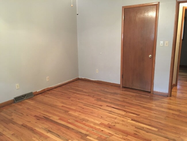 Building Photo - LEASING Rental