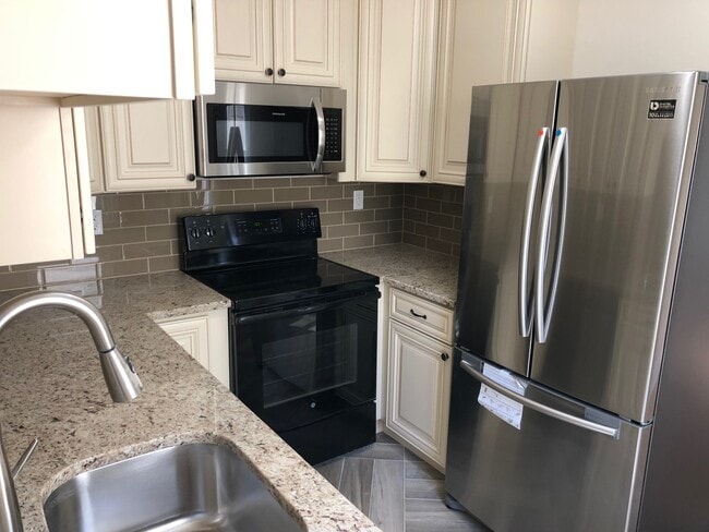 Building Photo - 34 W Spring Ave Unit 2