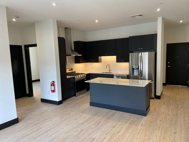 Building Photo - Beautiful two-bedroom apartment at Waterma... Unit 330