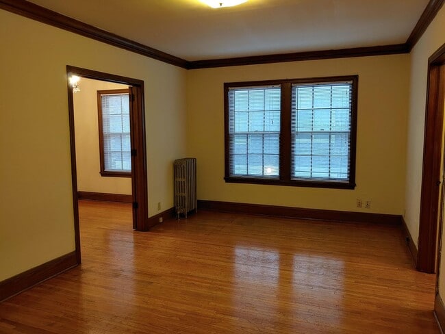 Building Photo - 2434 Dupont Ave S