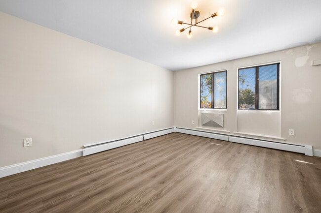 Photo - 10 Henderson Dr