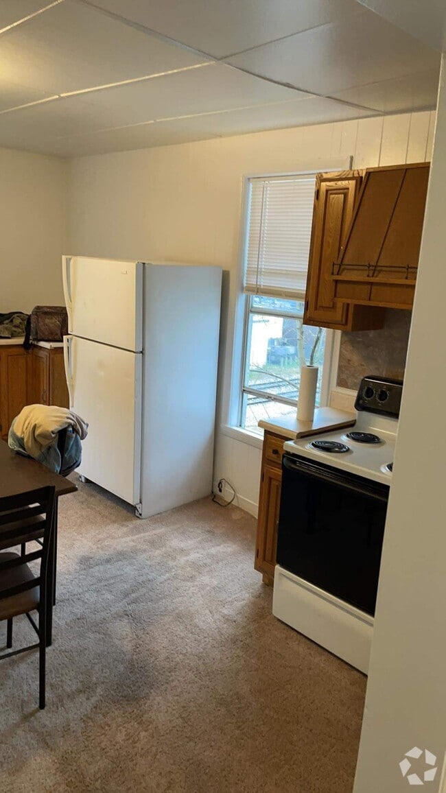 Building Photo - 410 Guyan St Unit 410 guyan street Logan WV Rental