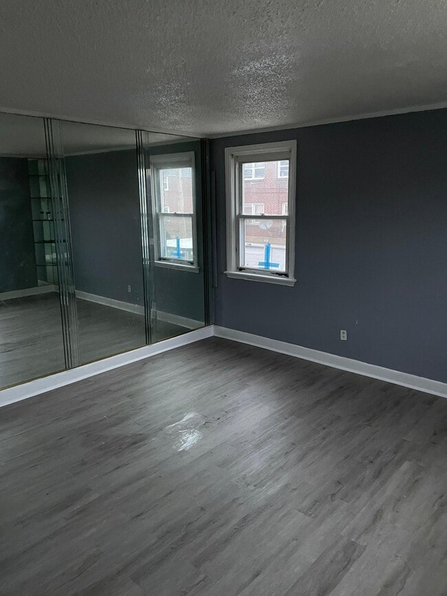 Building Photo - 7240 Gillespie St Unit 1 FL Rental