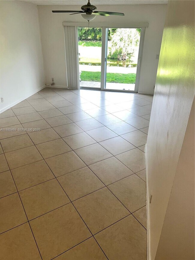 Photo - 10181 Twin Lakes Dr Unit 23-B