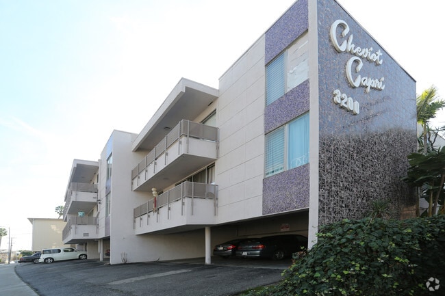 Cheviot Capri - Cheviot House