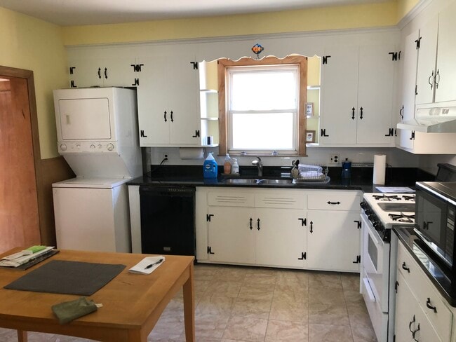 Photo - 131 Rindge Ave Unidad Rindge Ave