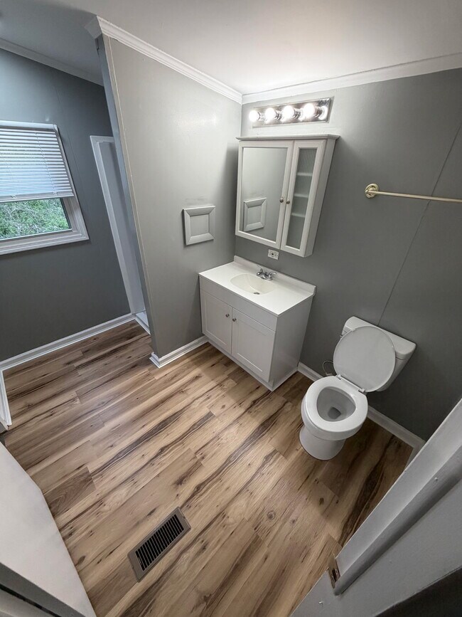 Photo - 214 Magnolia Way