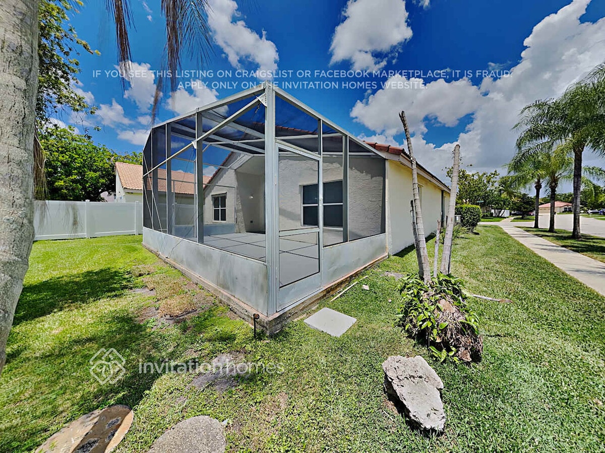 Photo - 18206 SW 4th St
