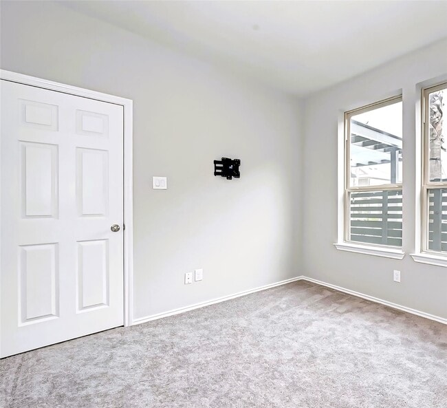 Building Photo - 3115 Roseland Terrace Ln