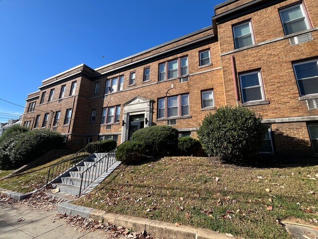 Photo - 5524 8th St NW