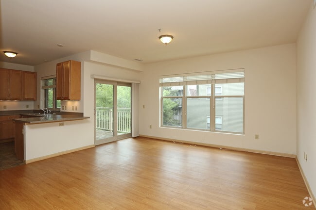 2BR, 2BA - The Lurican