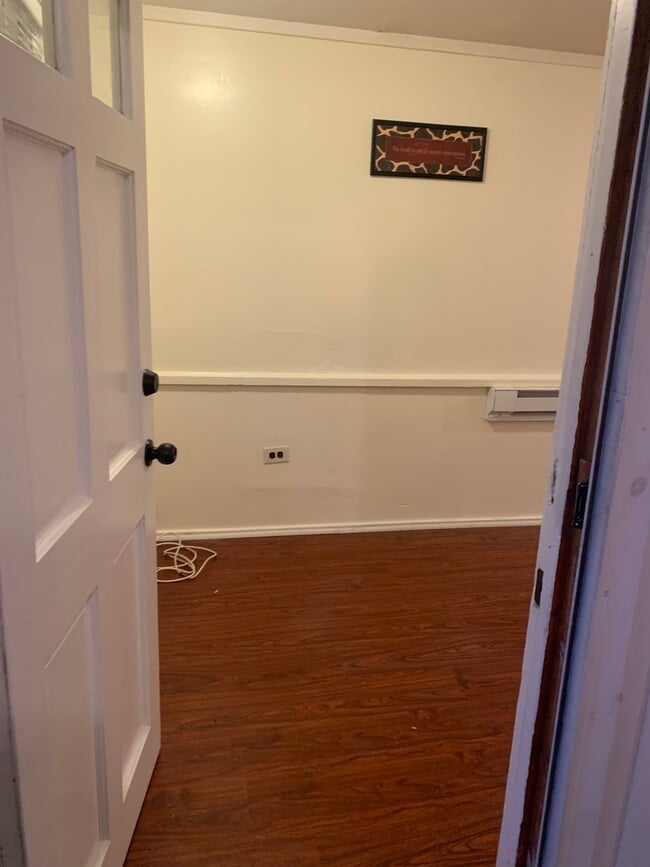 Photo - 252 Putnam Ave