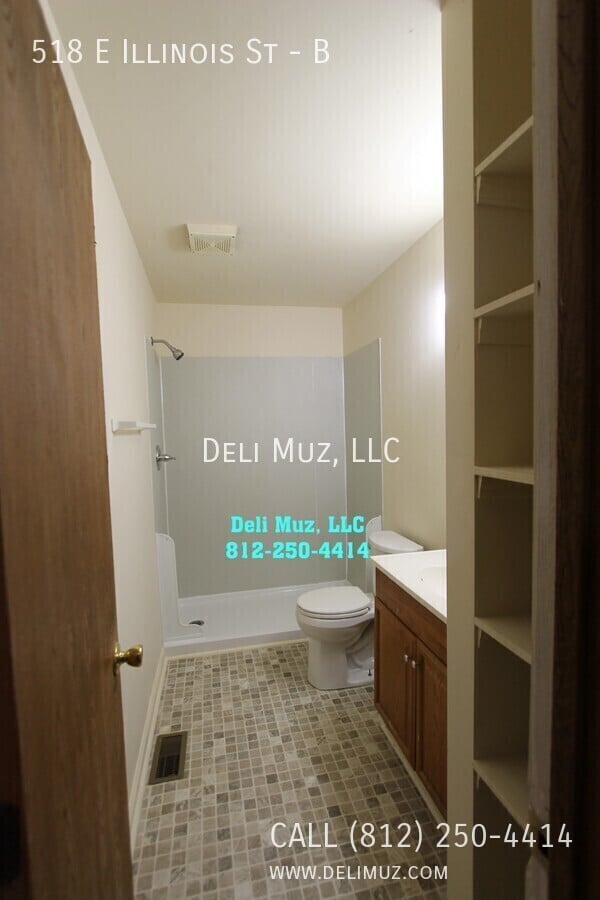 Photo - 518 E Illinois St Unit B