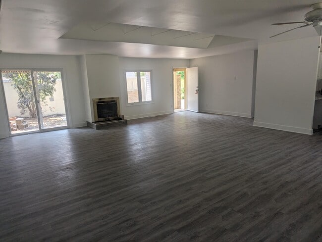 Photo - 6 Southwood Ct