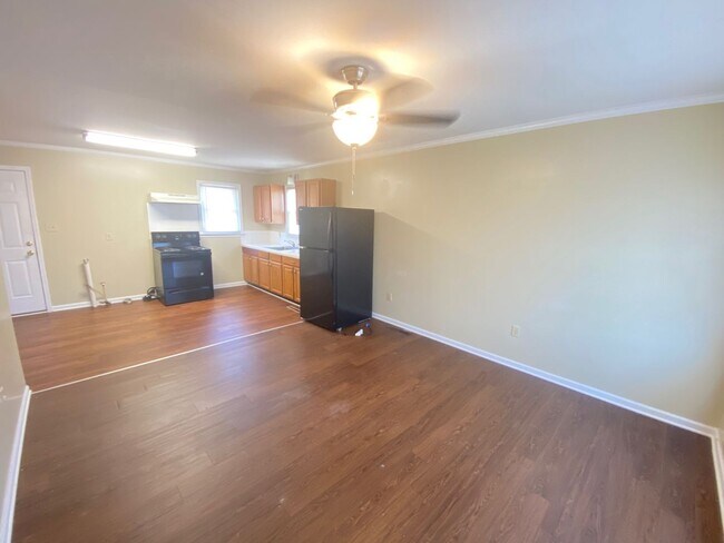 Photo - 1bed/1ba duplex downtown Landis very Nice ...