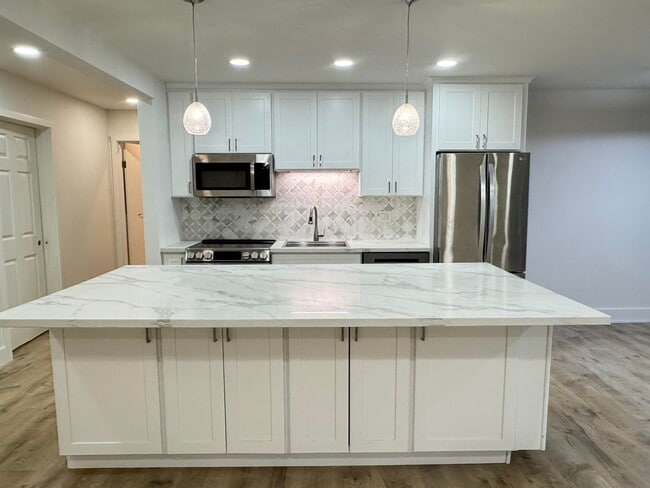 Photo - 2083 Ascot Dr Unit 131