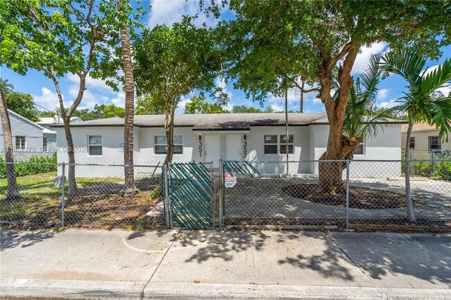 Photo - 351 NE 82nd St Unidad 1