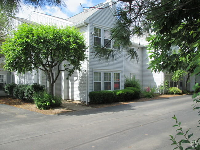 Building Photo - The Club at Lac de Ville Rental