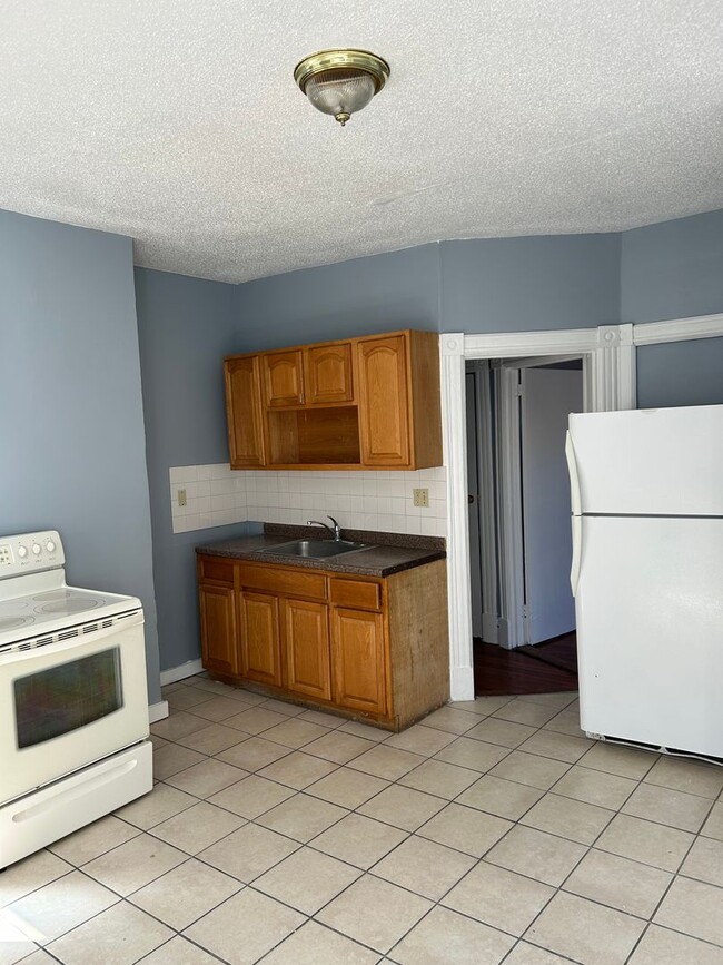 Photo - 558-558 Broad St Unit 2nd Floor