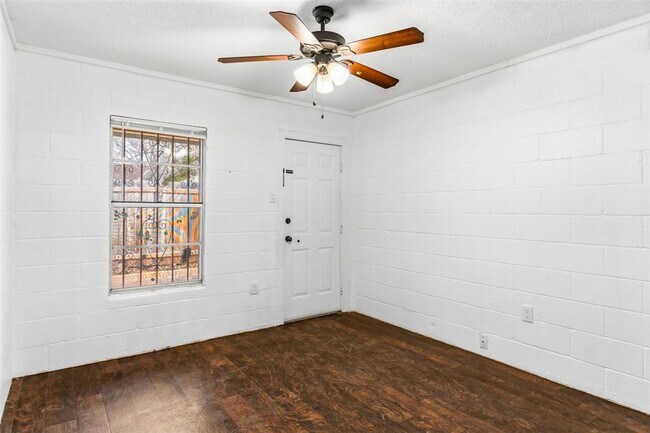 Photo - 1311 E M. Franklin Ave