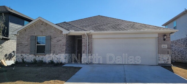 Building Photo - 2633 Oneida Ln
