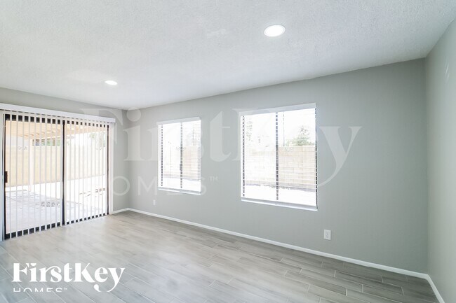 Photo - 4939 W Golden Ln