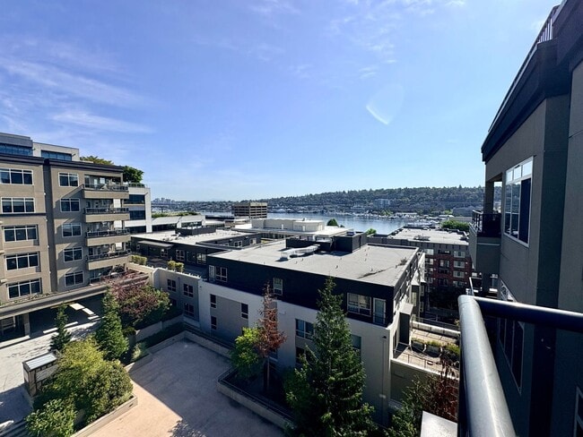 Building Photo - Top-Floor 2BR with Lake Union Views + Garage Parking + W/S/G/internet are included!