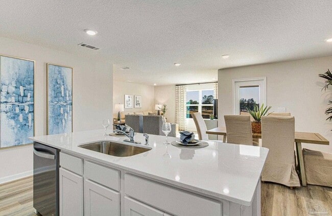 Photo - 2107 Sandhill St