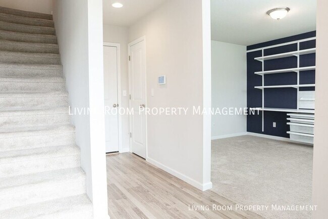 Photo - Spacious Townhome in Bethany with an Offic...