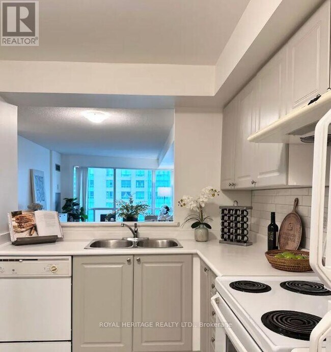 Photo - 18 Lee Centre Dr Unit 2110