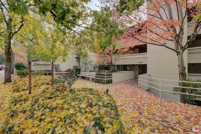 Building Photo - 2bd/1.75ba Mercer Island Condo Unit 106