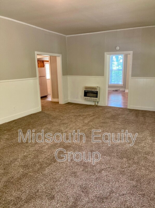 Photo - 420 N McLemore Ave
