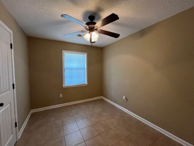 Photo - Renovated 3 Bedroom 1 Bath Home for Rent!