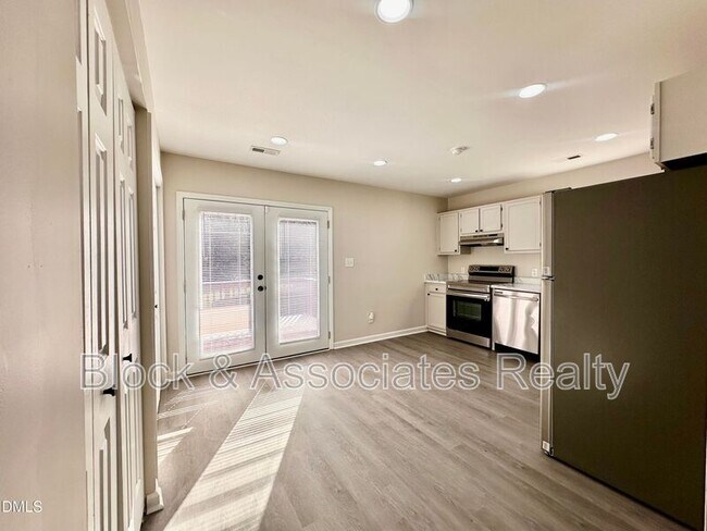 Photo - 420 Tippett Rd