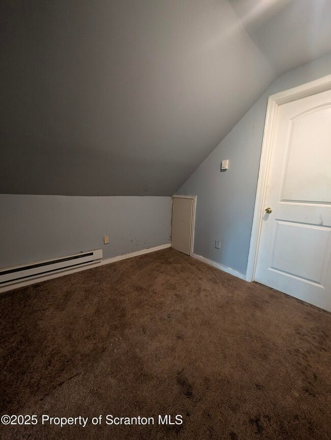 Photo - 954 E Elm St