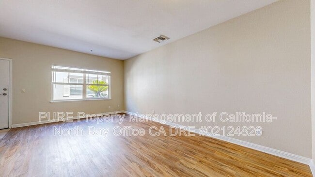 Photo - 110 5th St Unit #4