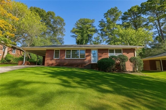 Building Photo - 1052 Holly Cir