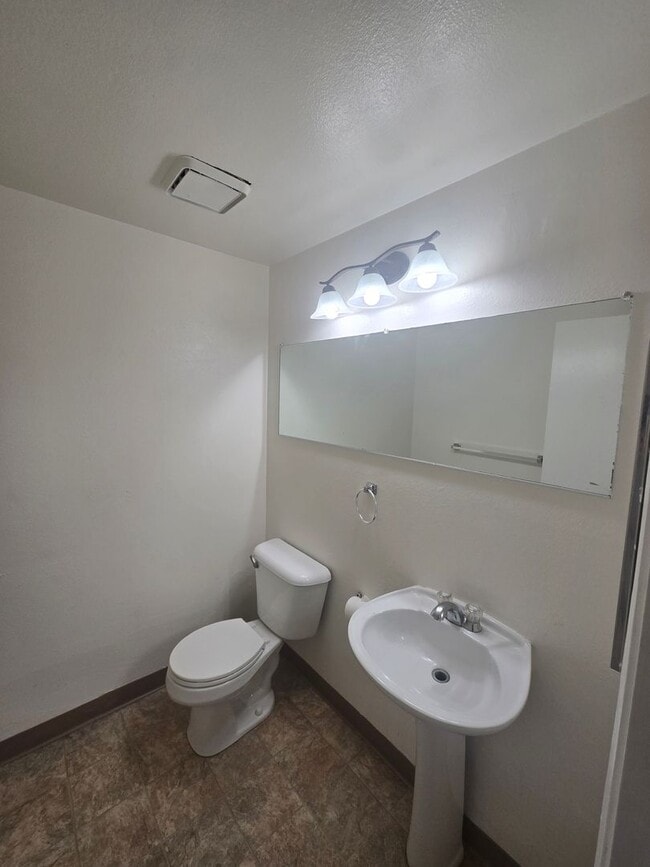 Photo - Auburn Green's 2 Bed 1 1/2 Bath