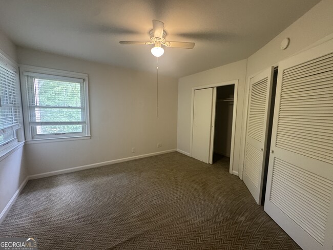 Building Photo - 2178 W Rugby Ave