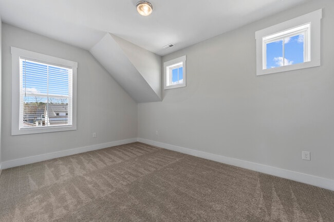 Photo - 288 Cottage Way