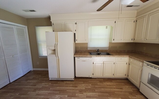 Photo - 3 Bedroom Home Near Sumter High