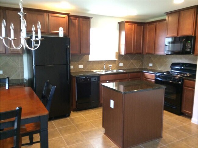 Photo - 2021 Nestlewood Dr